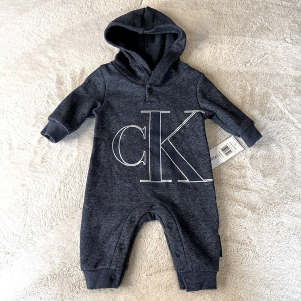 NWT Calvin Klein newborn one piece outfit size 0-3 months